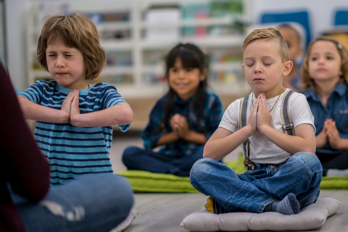 A scuola aboliamo l’ora di religione e facciamo imparare i nostri testi sacri