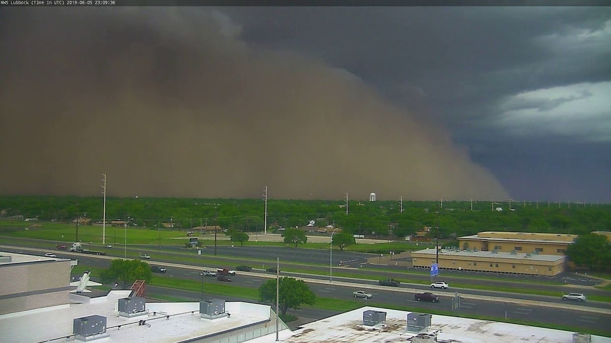 Watch huge dust storm in Texas engulf Lubbock in time-lapse video