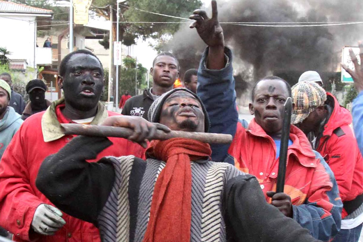 I giudici li liberano, gli africani si scatenano
