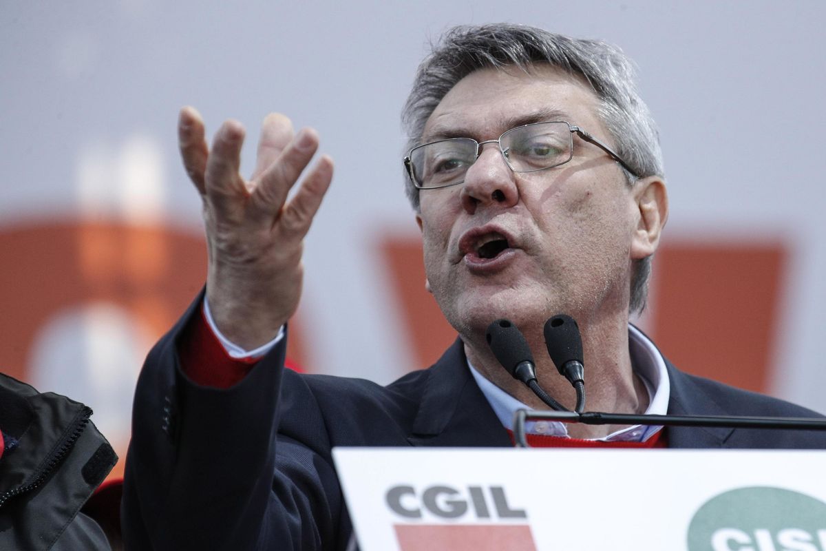 Blitz di Landini & C
. Trattengono le quote a 350.000 persone