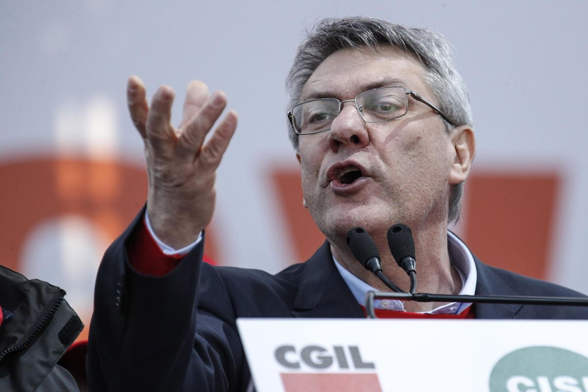 Blitz di Landini & C
. Trattengono le quote a 350.000 persone