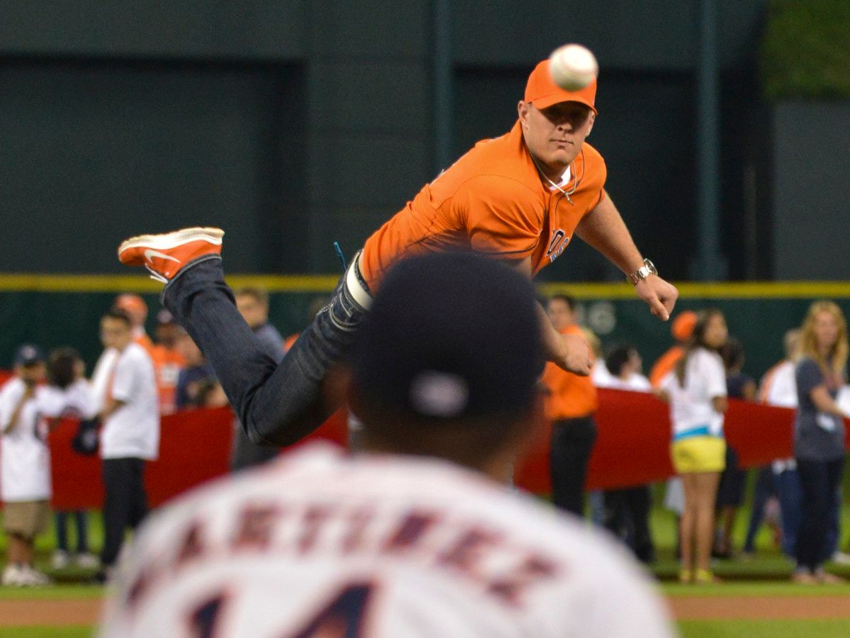 Ken Hoffman on how to throw the perfect big league first pitch