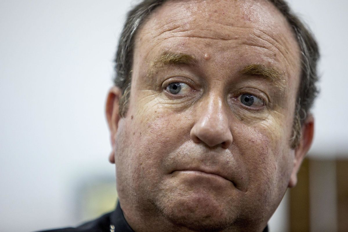 Accuse di abusi per il vescovo difeso dal Papa