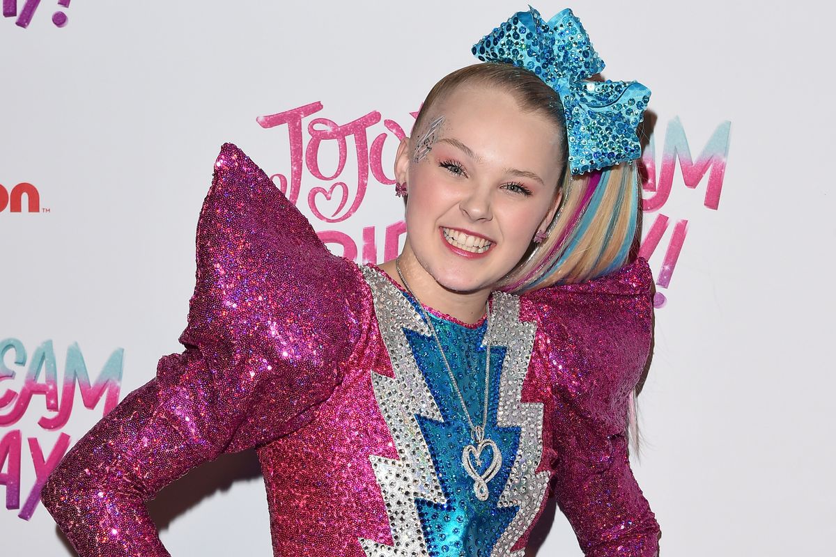 JoJo Siwa Speaks Out About Claire's Makeup Recalled Over Asbestos Concerns