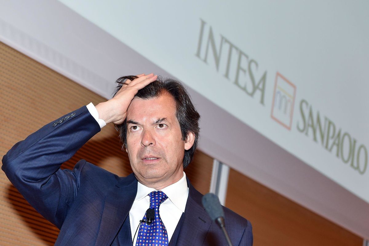 L’assist di Intesa per i gialloblù. Piano taglia debito da 200 miliardi