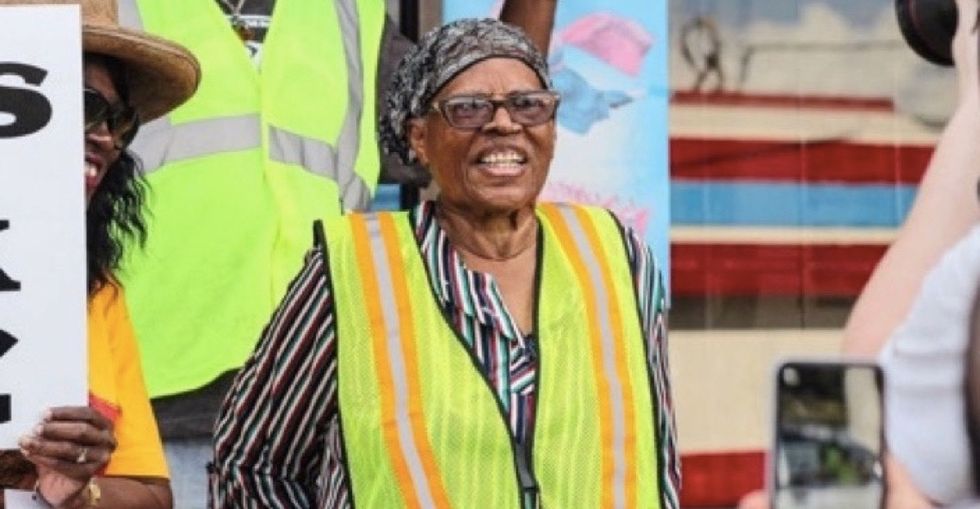 This 90-year-old didn't hear back from Obama. So she's walking to the White House.