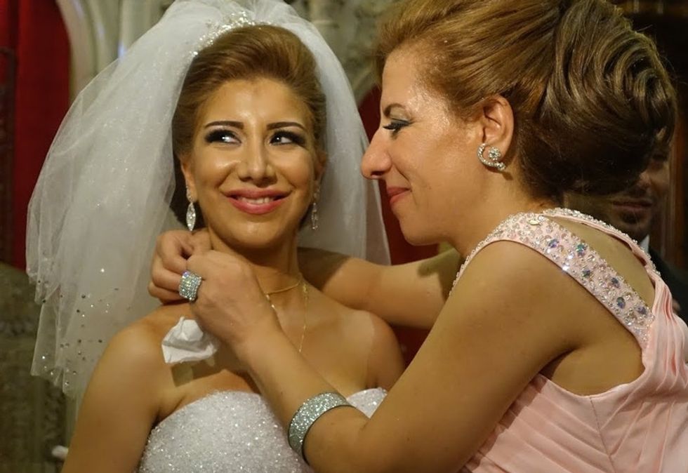 14 photos of a Syrian wedding show just how resilient love can be.
