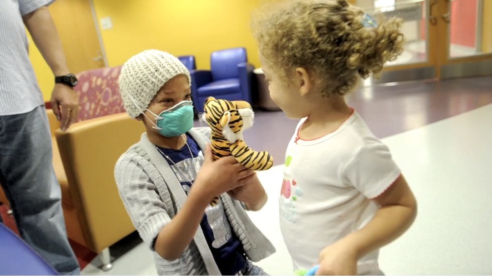 When a 6-year-old girl got very sick, her 2-year-old sister made a huge sacrifice to save her.