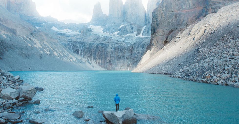 This 23-year-old travels the world to show how big it is. Here are 7 of his photos.