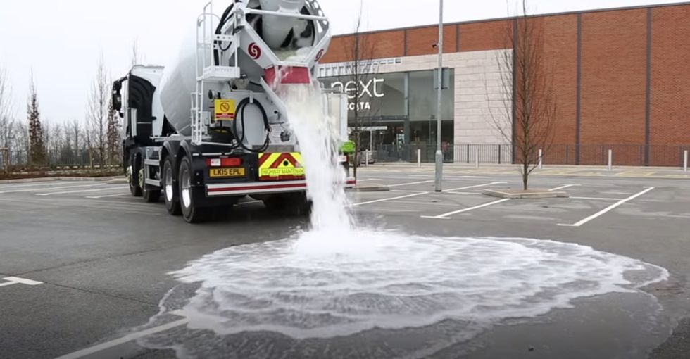 Watch this sponge-like concrete soak up 4,000 liters of water in one minute.