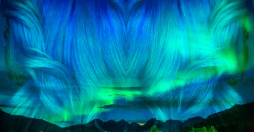 People are dyeing their hair like space, and it's awesome.