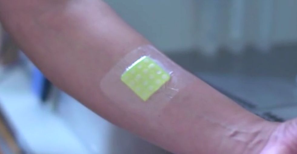 A color-changing bandage may just change how we treat infections.