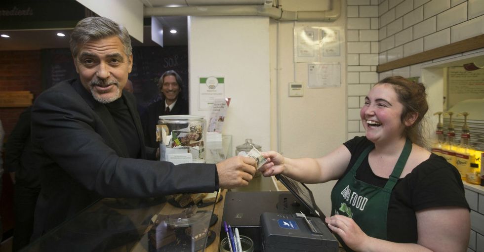 5 pics from George Clooney's selfless sandwich run in Scotland.
