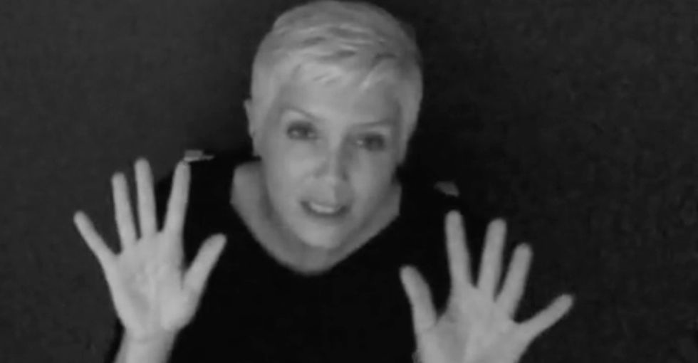 This American Sign Language cover of Adele's 'Hello' is the most stunning thing I've seen all week.