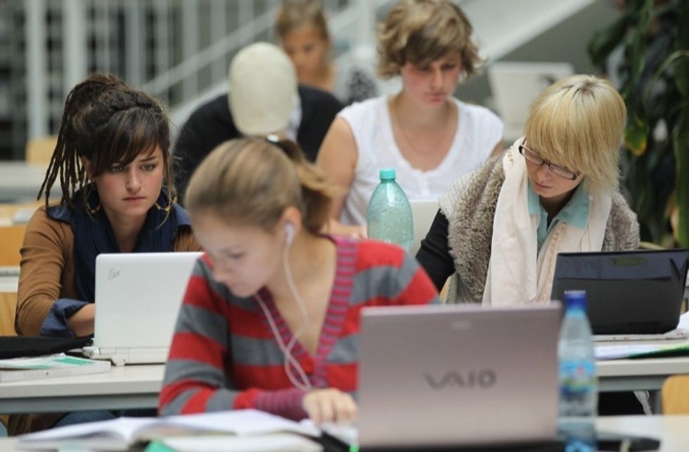 3 not-so-obvious ways you benefit when community college is free.