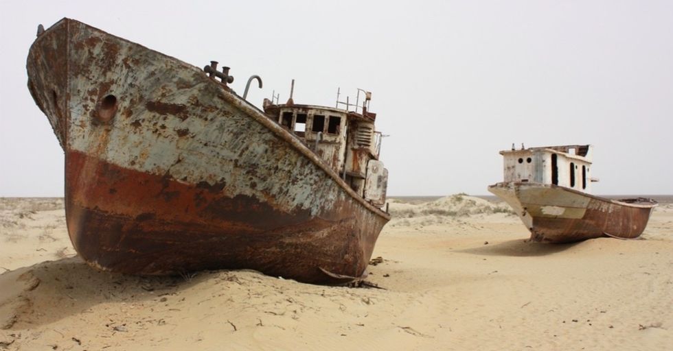 14 eerie photos show how this sea became a desert, and how it's finally being revived.