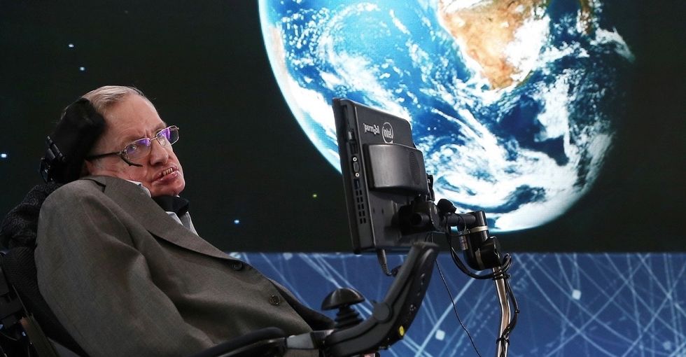 Stephen Hawking's amazing plan for getting us to the alien star Alpha Centauri.
