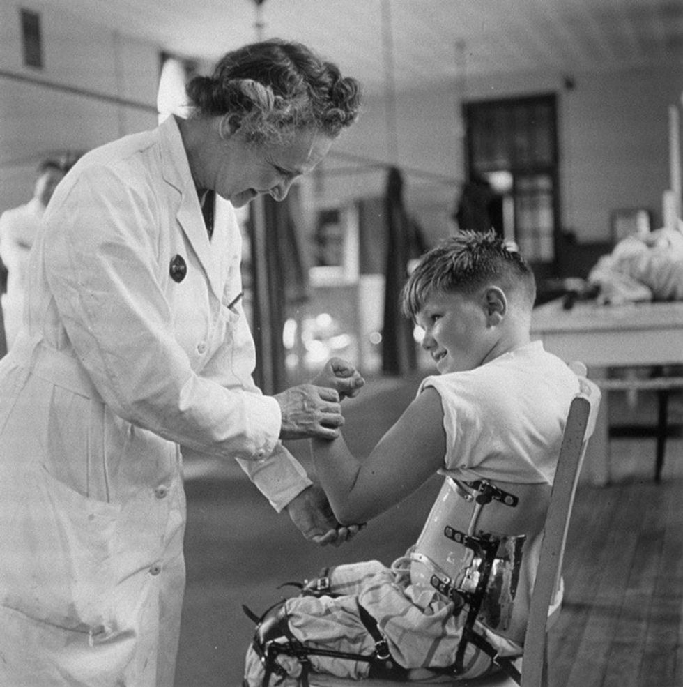 19 Fascinating Pictures To Remind Us What Polio Used To Look Like Upworthy 8980
