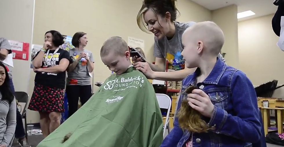 After she was diagnosed with cancer, her classmates came to the rescue.