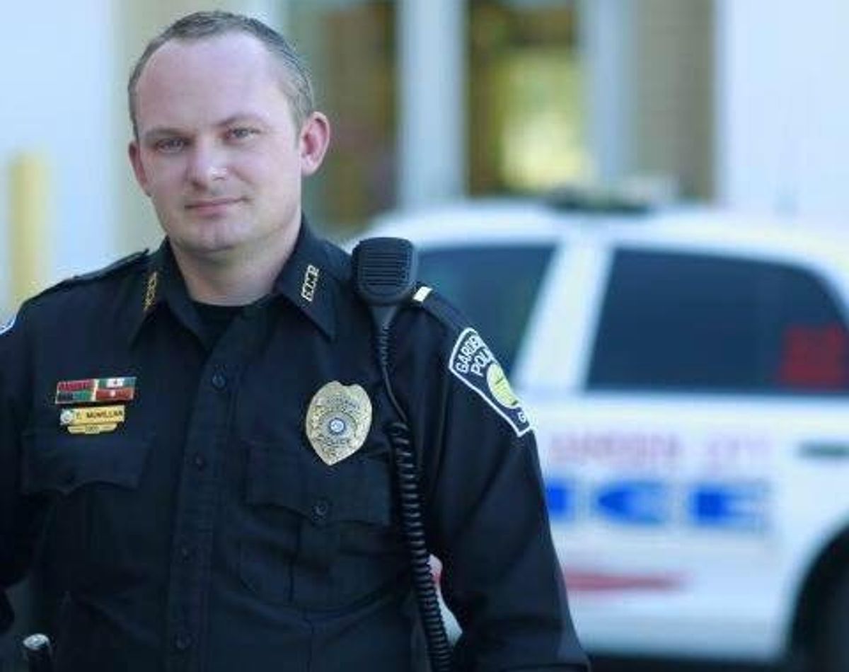 a photo of a police officer.