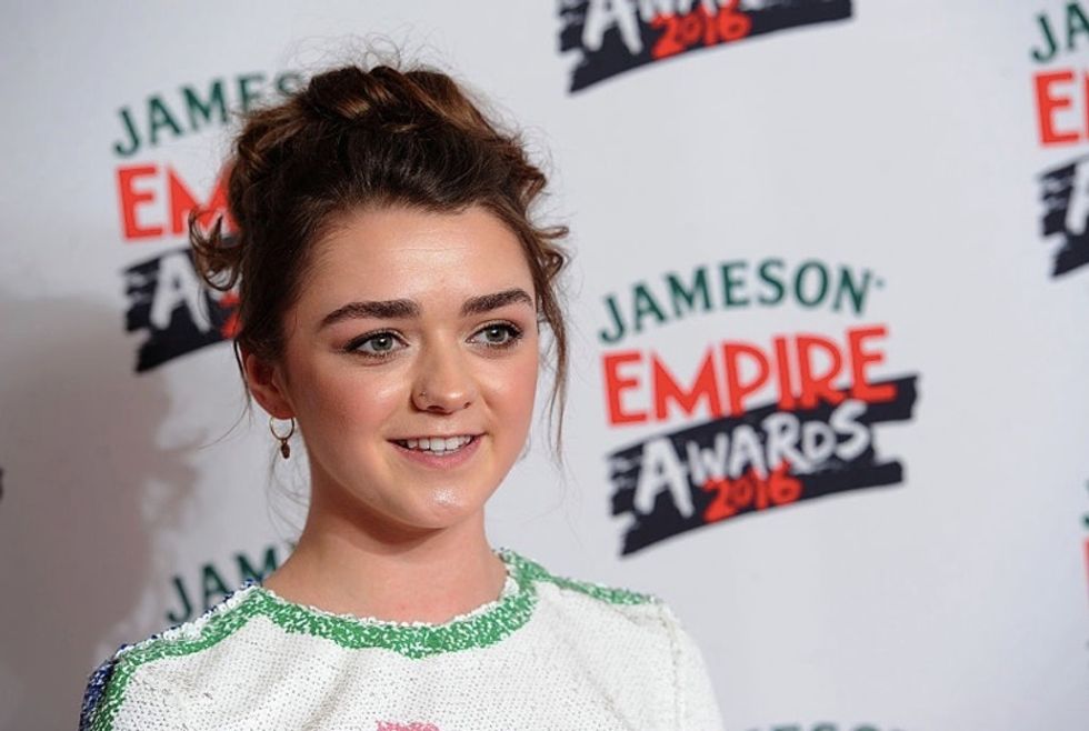 Maisie Williams rewrote a sexist headline about herself because she is the best.