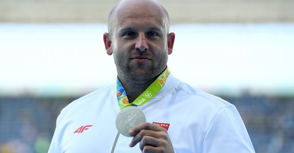 A boy needed $126,000 for cancer treatment. This athlete sold his Olympic medal to help.