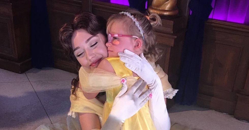 A 6-year-old girl is preparing to go blind by seeing as much of the world as she can.