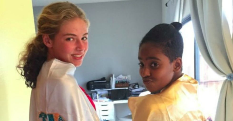 She's Jewish. Her BFF is Muslim. And their costumes just won Halloween.