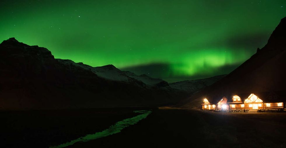 6 spectacular photos of the northern lights like they would have been seen 200 years ago.