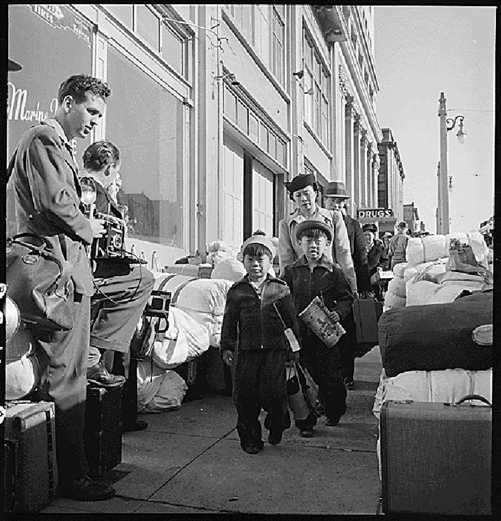 21 Powerful Photos Show What Life Inside A Japanese Internment Camp Was