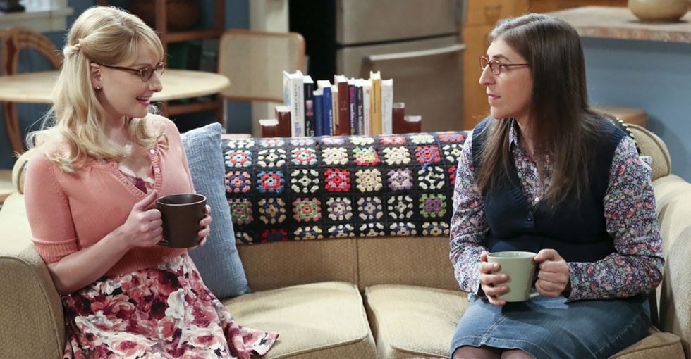 5 'Big Bang Theory' actors agree to a pay cut so their female co-stars can earn more.
