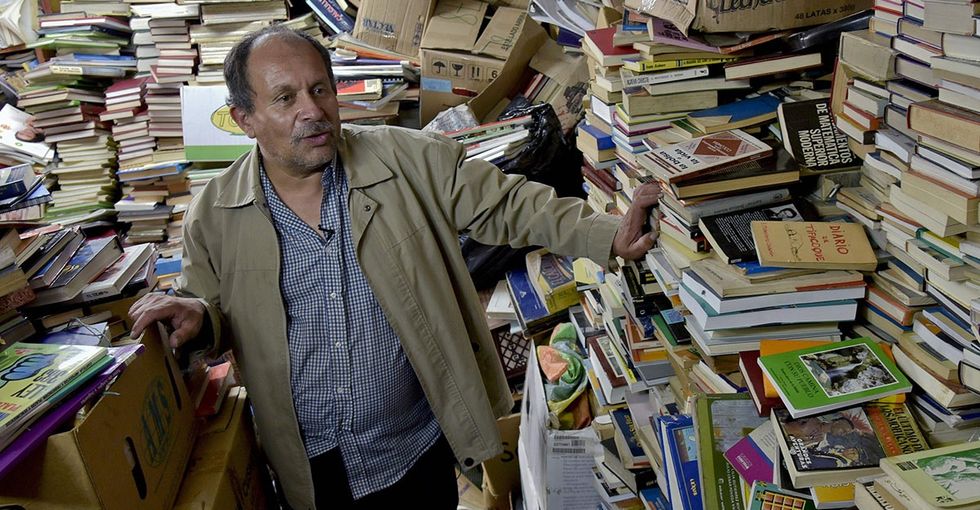 A garbage man saved 25,000 books and turned them into a library. The pictures are amazing.