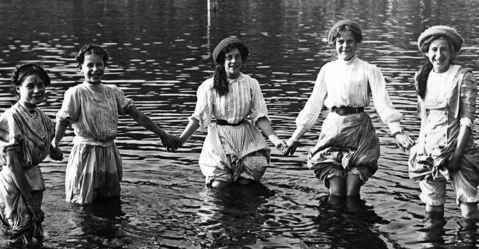 Don't you think heat waves suck? 20 photos show how old-timers beat the heat.