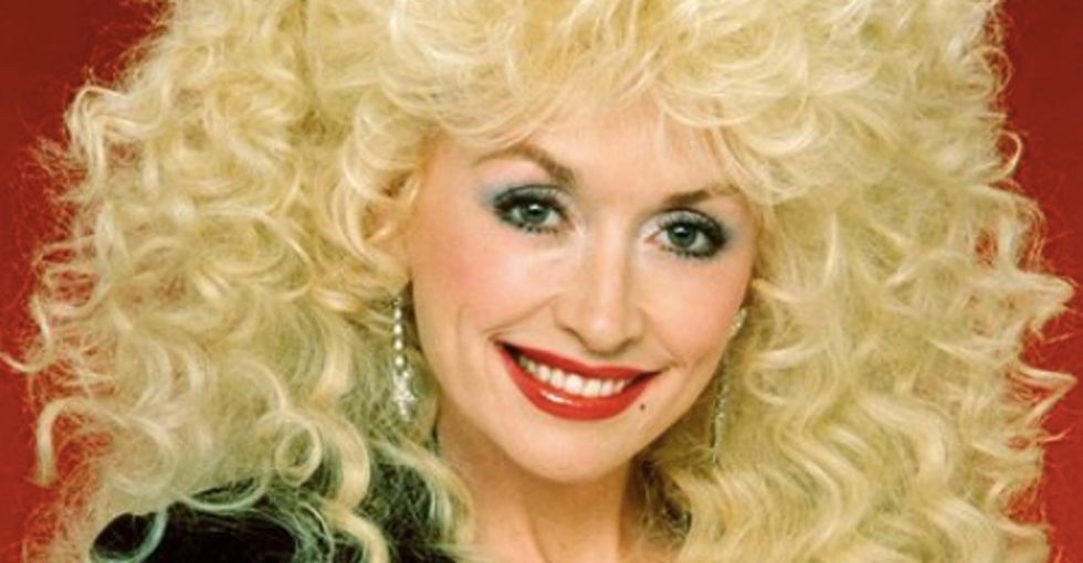 27 tweets that sum up just how wonderful (and hilarious) Dolly Parton is.