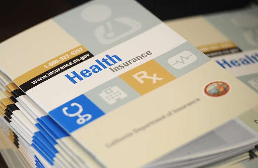 Is that viral Obamacare Facebook status accurate? Will it help save the law?