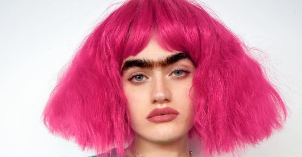 This model's unibrow is a powerful response to toxic beauty standards.