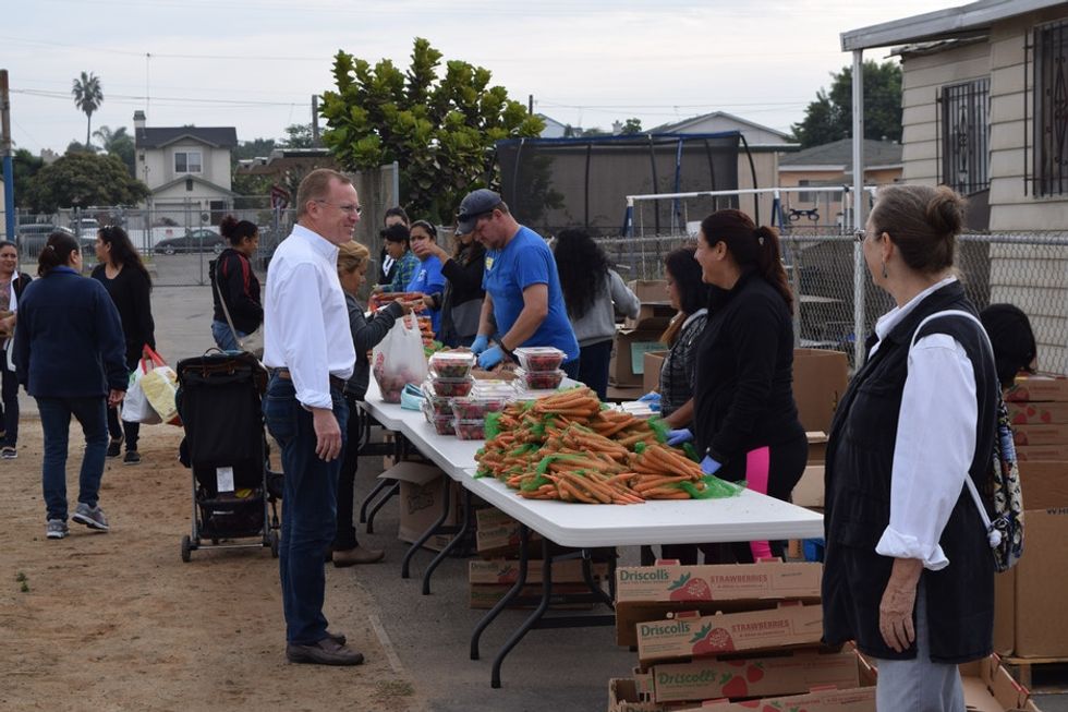 Students can't thrive if they're going hungry. This nonprofit has a genius solution.