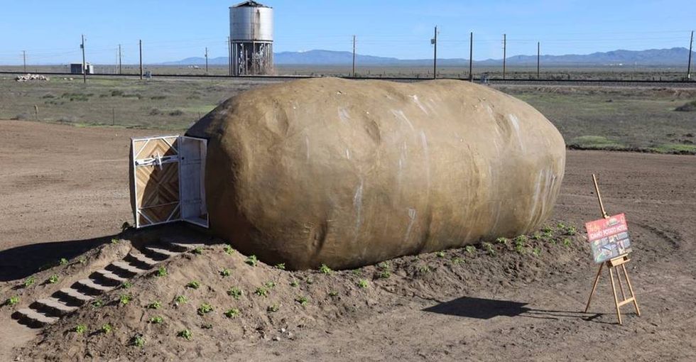 Spud-loving couples can spend $200 a night to stay in this potato-shaped Airbnb.