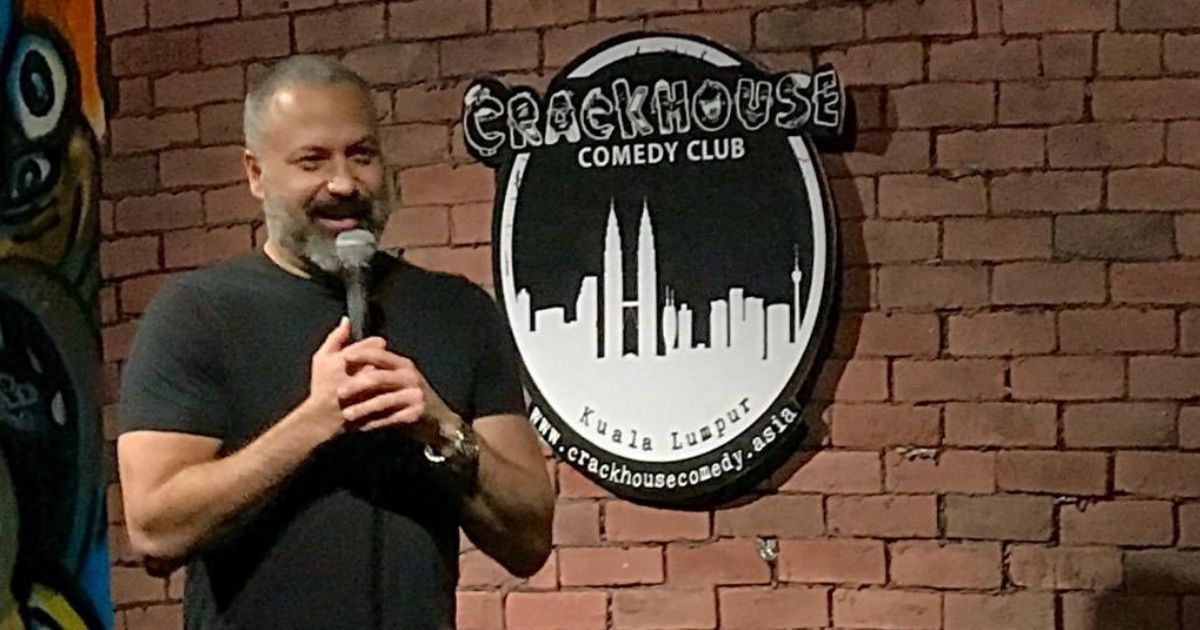 Florida Man Calls 911 On A Middle Eastern Comedian For Joking About Starting A Terrorist Group During His Set
