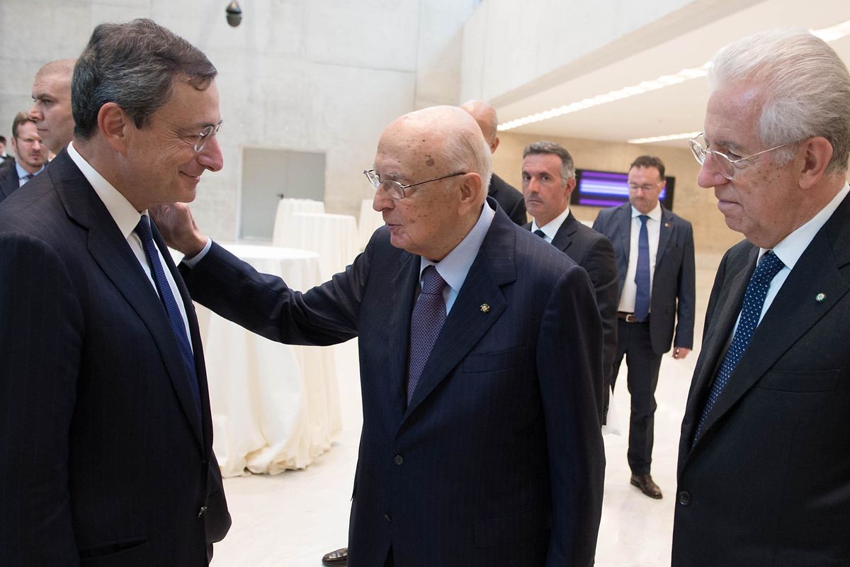 L’idea di Berlusconi per il dopo voto: mettere Mario Draghi a Palazzo Chigi