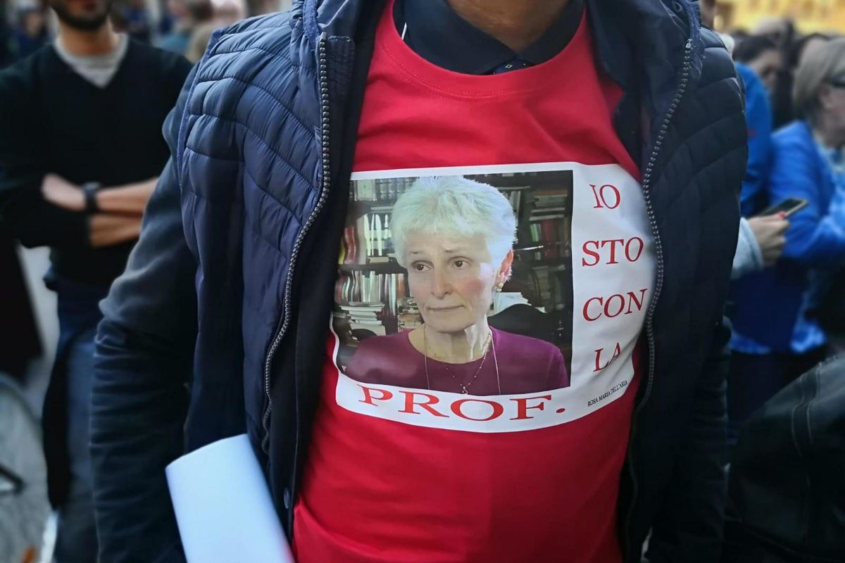 Tra i maestrini senza idee va di moda censurare chi pensa con la sua testa