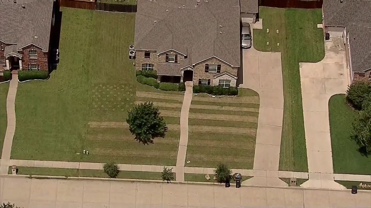 Texas teen mows American flag design into lawn in honor of fallen soldier