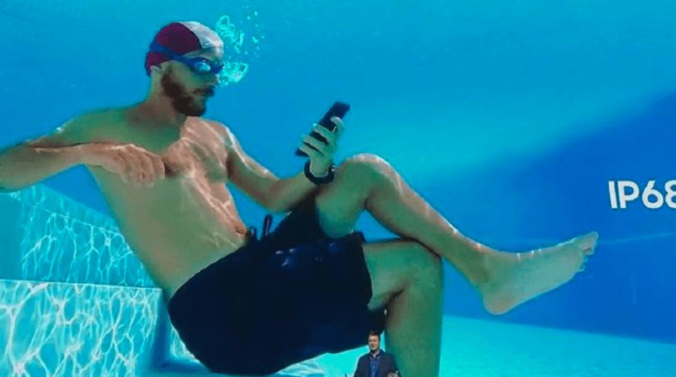Advert used by Samsung to promote smartphone water resistance