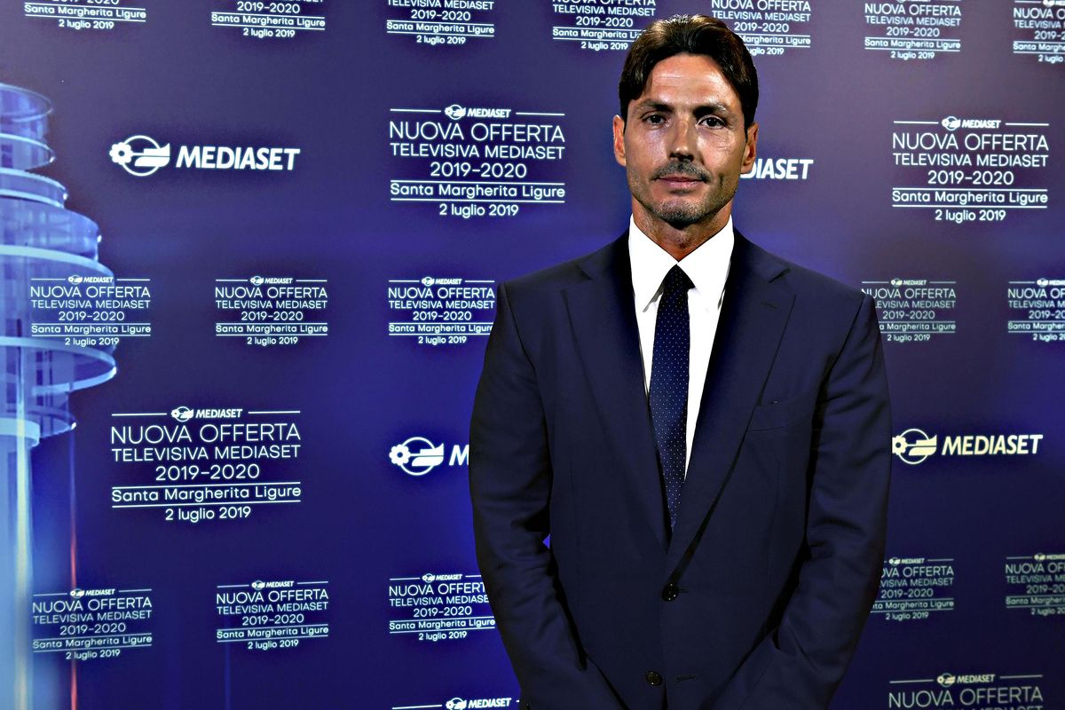 Vivendi riprende la guerra a Mediaset e fa causa per contare di più