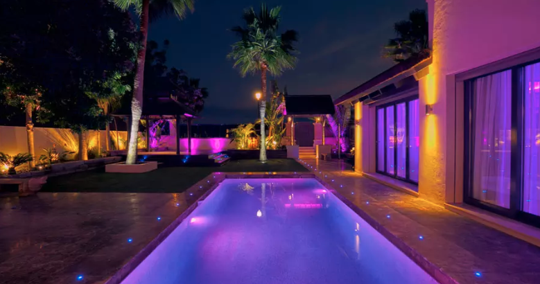 philips hue pool light