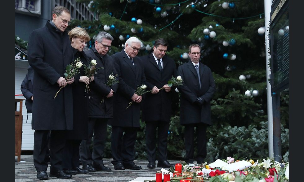 Berlino, lutto per la strage al mercato di Natale