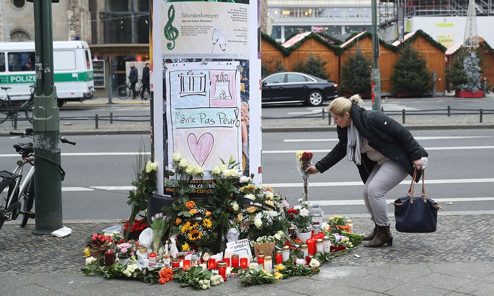 Berlino, lutto per la strage al mercato di Natale