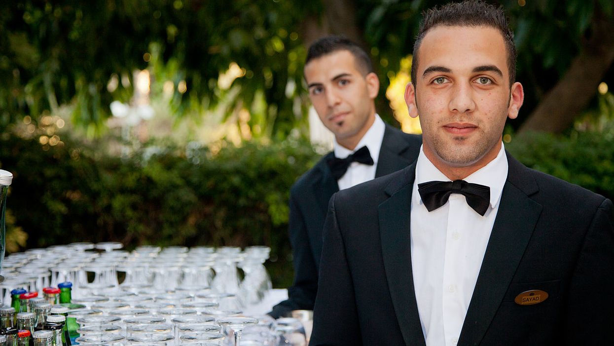 Waiters Dish About The Most Awkward Dates They've Witnessed
