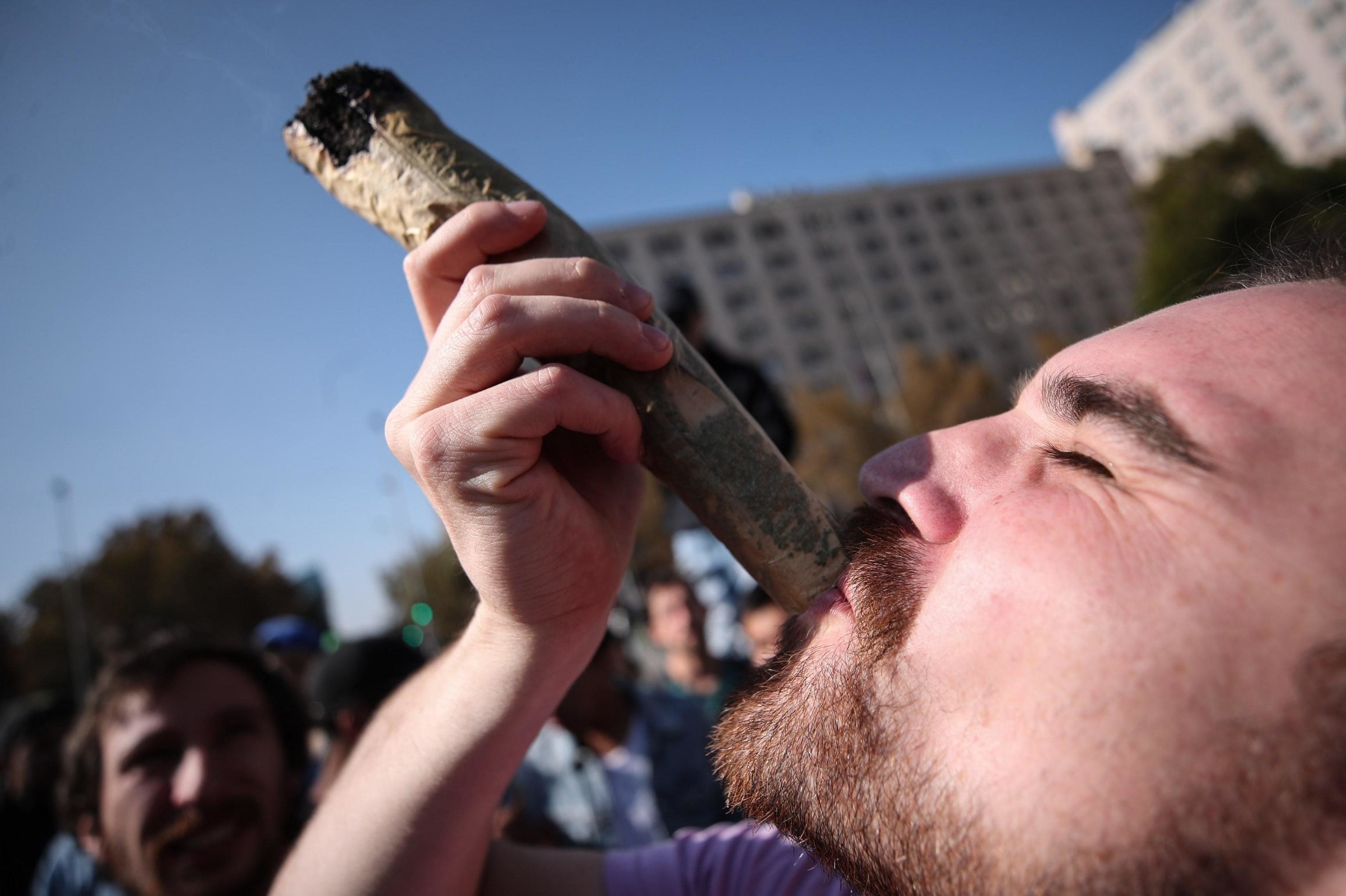 Il grande inganno della droga «buona» avvelena l’Europa