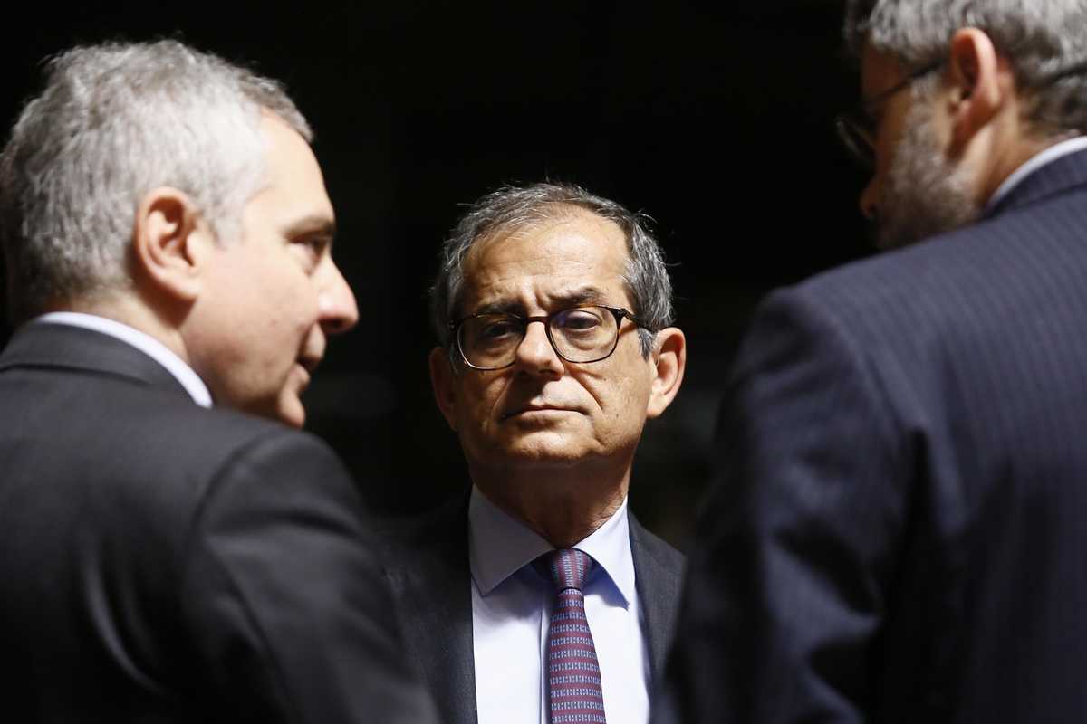 I calcoli di Tria per l’Ue: meno deficit e taglio delle agevolazioni fiscali